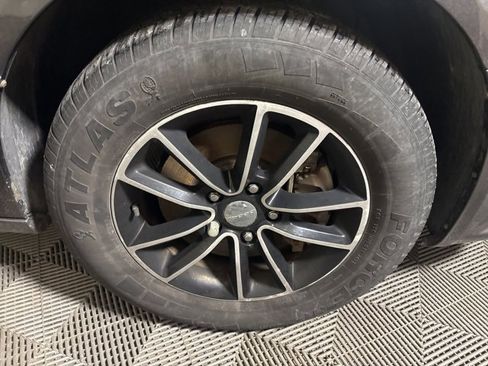 Used 2015 Dodge Grand Caravan SXT w/ Blacktop Package image 43