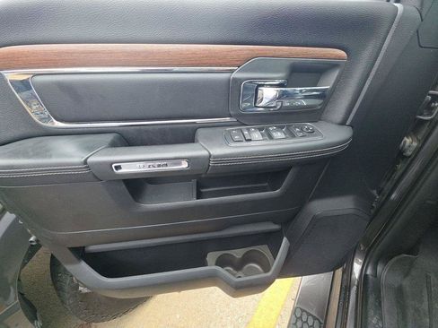 Used 2018 RAM 2500 Laramie w/ Sport Appearance Group AWD/4WD image 11