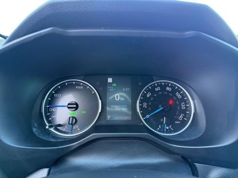 Used 2021 Toyota RAV4 XLE AWD/4WD image 16