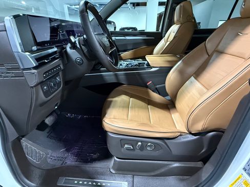 Used 2025 Cadillac Escalade Premium Luxury w/ Touring Package AWD/4WD image 23