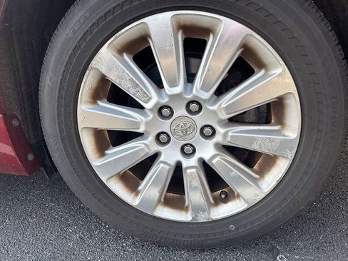 Used 2012 Toyota Sienna XLE image 7