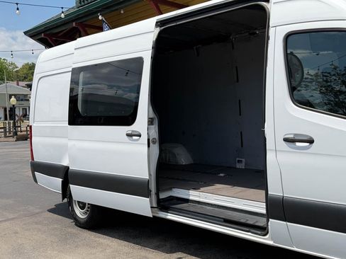 Used 2019 Mercedes-Benz Sprinter 170 image 7