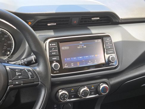 Used 2025 Nissan Kicks Play S FWD image 15