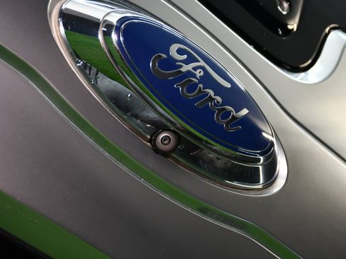 Used 2016 Ford F250 Platinum w/ FX4 Off-Road Package image 18