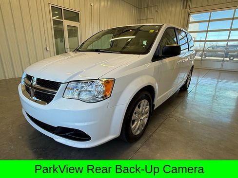 Used 2018 Dodge Grand Caravan SE w/ UConnect Hands-Free Group image 7