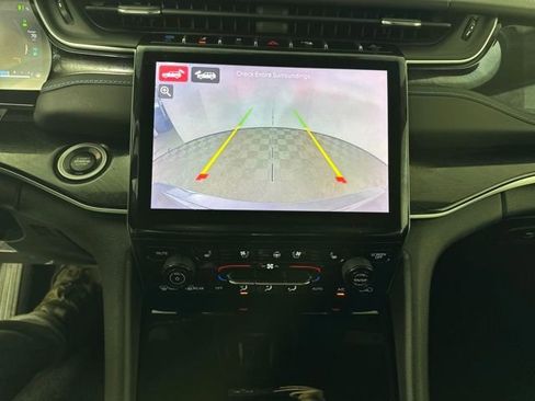 Used 2022 Jeep Grand Cherokee Trailhawk AWD/4WD image 22
