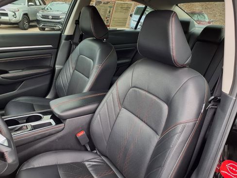 Certified 2023 Nissan Altima 2.5 SR w/ SR Premium Package image 12