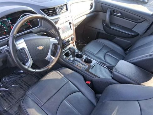 Used 2017 Chevrolet Traverse LT image 16