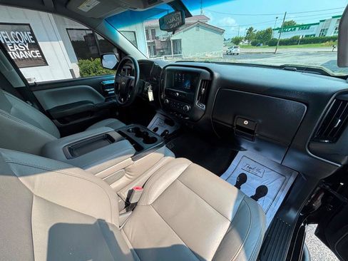 Used 2018 Chevrolet Silverado 1500 Custom w/ Custom Value Package AWD/4WD image 29