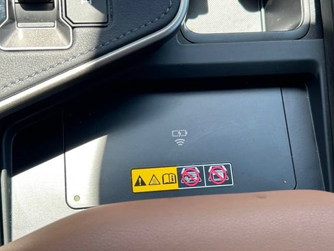 Used 2025 Lexus GX 550 w/ Accessory Package (2T) AWD/4WD image 36