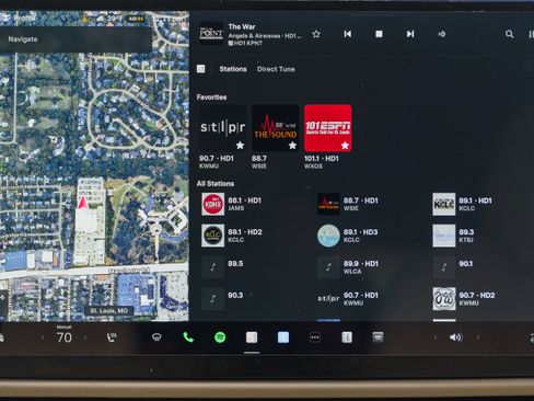 Used 2023 Tesla Model S Standard Range image 12