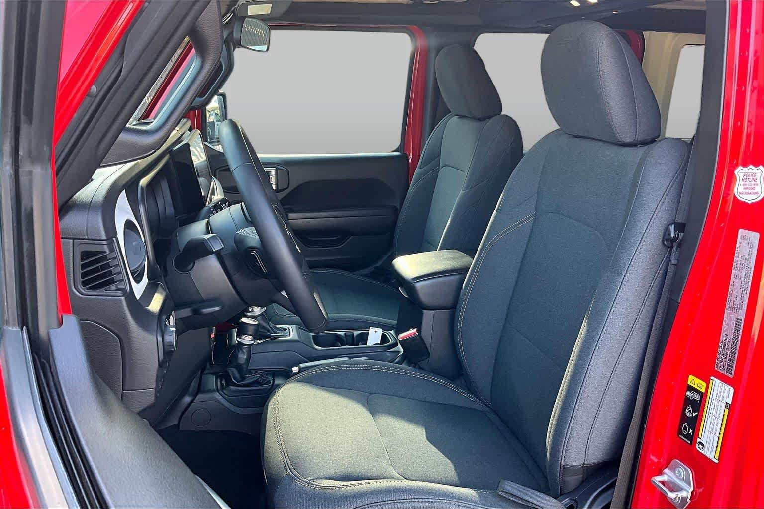 Used 2025 Jeep Wrangler Unlimited Sport AWD/4WD image 8