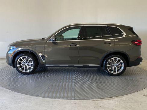 New 2026 BMW X5 xDrive50e w/ Premium Package image 2