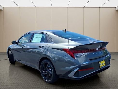 New 2026 Hyundai Elantra SEL Sport FWD image 7