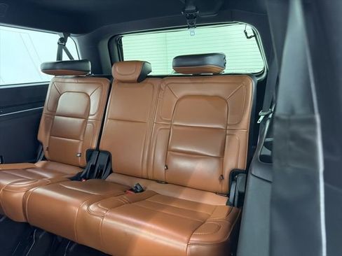 Used 2019 Lincoln Navigator L Reserve AWD/4WD image 18