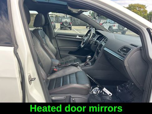 Used 2015 Volkswagen Golf 4-Door image 23