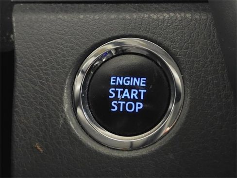 Used 2019 Toyota Camry LE image 27