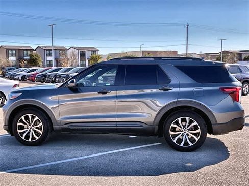 Used 2020 Ford Explorer ST w/ Premium Technology Package image 3