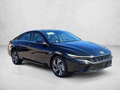 New 2026 Hyundai Elantra Limited FWD image 7