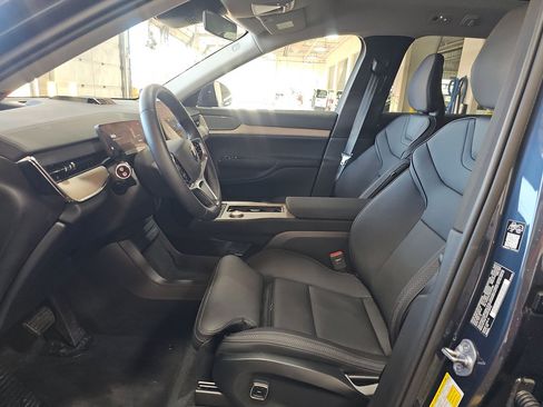 Used 2025 Volvo EX90 Ultra AWD/4WD image 7