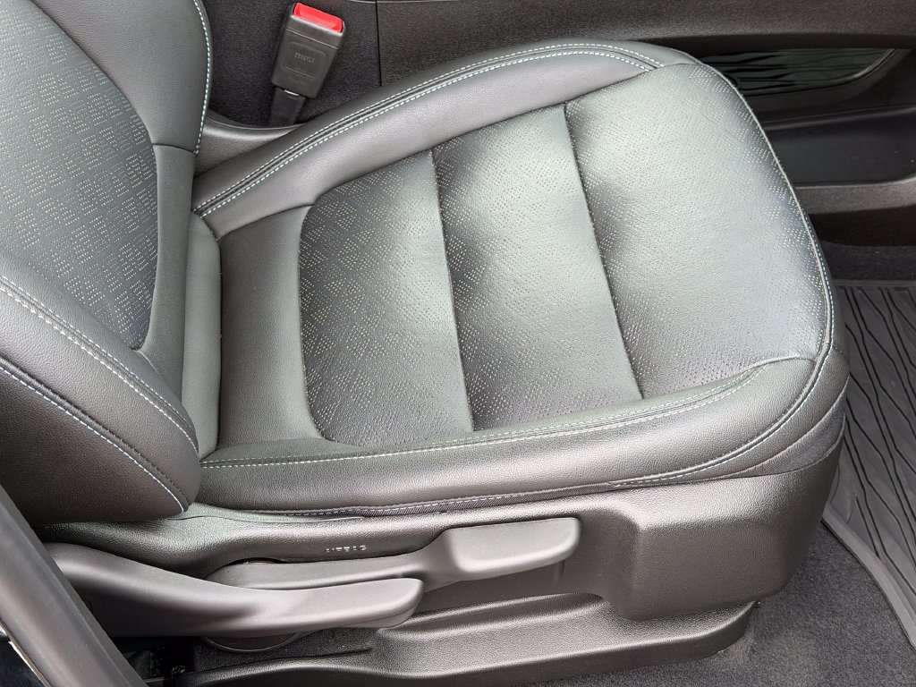 Used 2023 Chevrolet Bolt LT w/ Infotainment Package FWD image 15