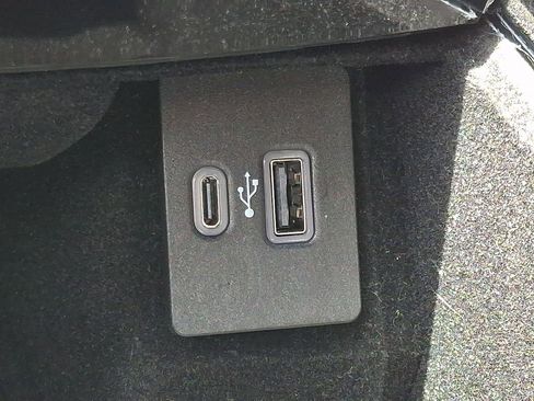 Certified 2022 Lincoln Nautilus Reserve image 26