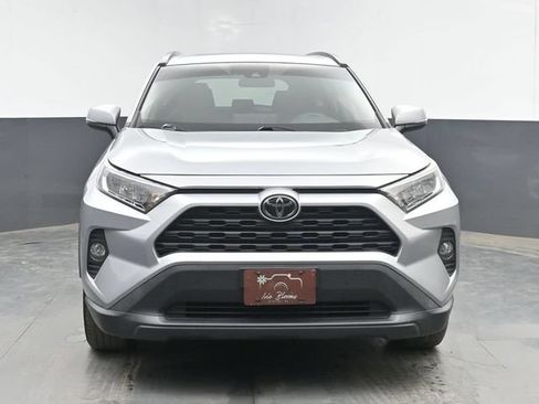 Used 2020 Toyota RAV4 XLE w/ Convenience Package AWD/4WD image 3