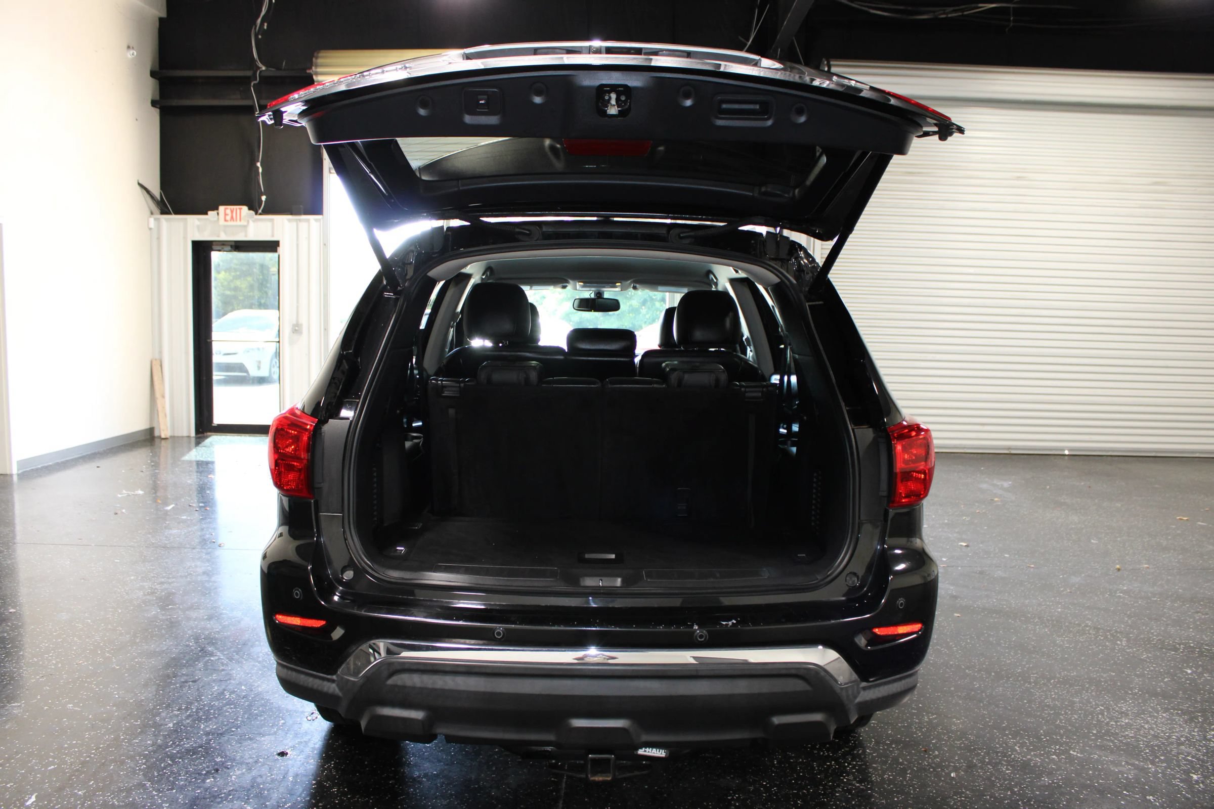 Used 2018 Nissan Pathfinder SL w/ Cargo Package FWD image 33