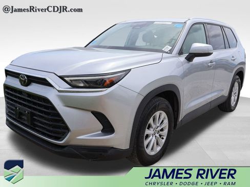 Used 2025 Toyota Grand Highlander AWD image 10