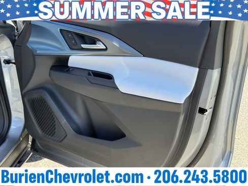 New 2026 Chevrolet Equinox EV LT FWD image 21