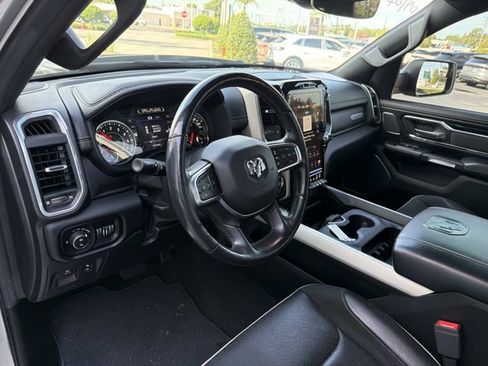 Used 2019 RAM 1500 Laramie AWD/4WD image 15