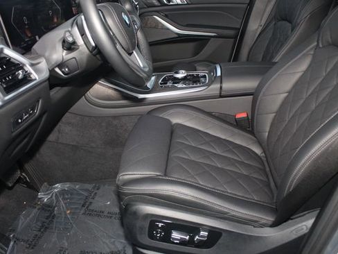 Used 2025 BMW X7 xDrive40i w/ Executive Package image 22
