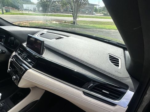 Used 2021 BMW X1 sDrive28i w/ Convenience Package FWD image 11