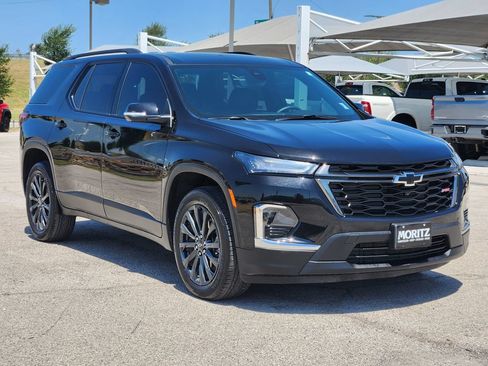 Certified 2023 Chevrolet Traverse RS FWD image 3