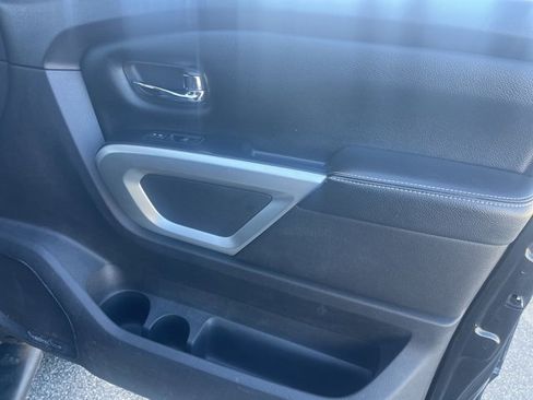 Used 2017 Nissan Titan PRO-4X image 11