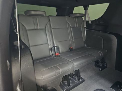 Used 2025 Chevrolet Suburban RST w/ Comfort Package image 12
