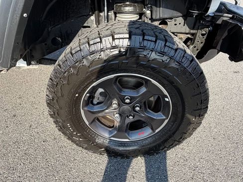 Certified 2022 Jeep Gladiator Sport image 15