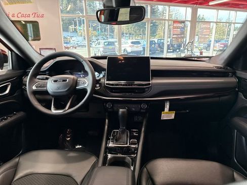 New 2026 Jeep Compass Latitude image 11