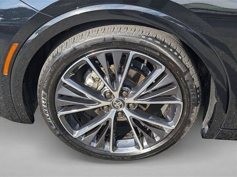 Certified 2025 Toyota Prius XLE FWD image 23