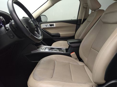 Used 2020 Ford Explorer Limited image 17