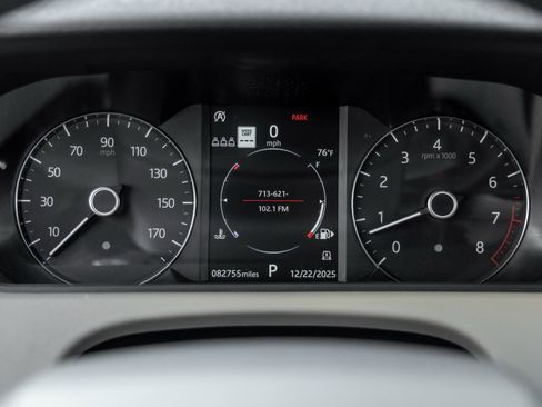 Used 2019 Land Rover Range Rover Velar S image 25