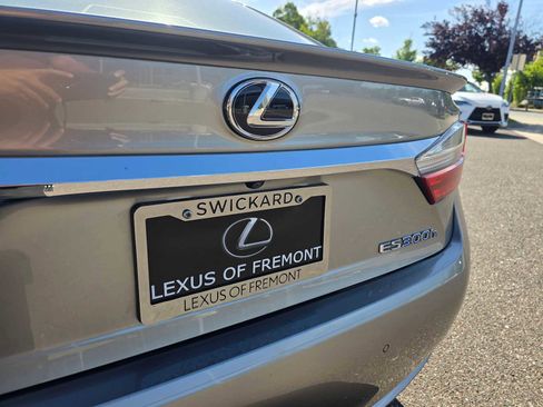 Used 2016 Lexus ES 300h w/ Navigation System Package FWD image 13