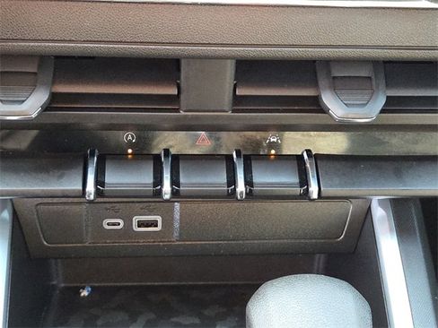 Used 2023 Chevrolet Colorado Trail Boss w/ Technology Package image 23