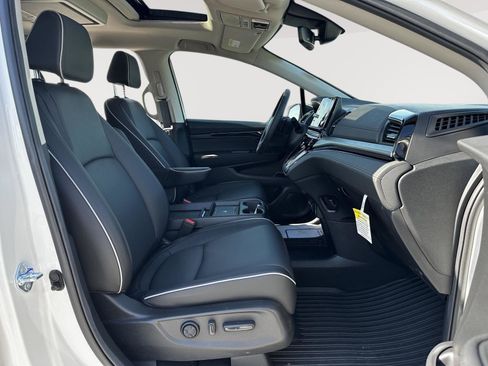 Certified 2026 Honda Odyssey Touring image 27