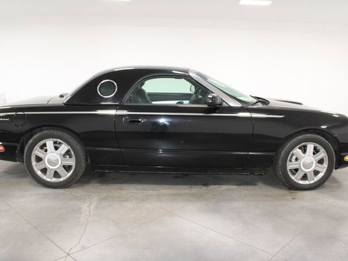 Used 2005 Ford Thunderbird image 11