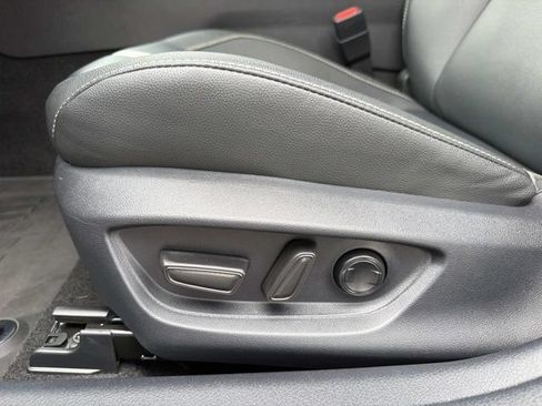 Used 2025 Toyota Camry SE w/ Convenience Package FWD image 10