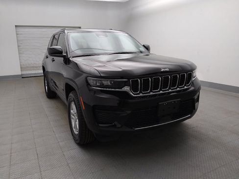 Used 2023 Jeep Grand Cherokee Laredo AWD/4WD image 14