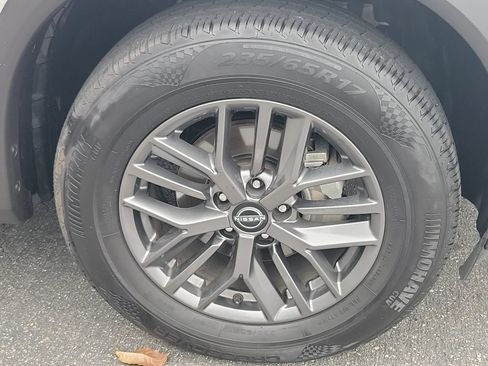 Used 2023 Nissan Rogue S FWD image 5