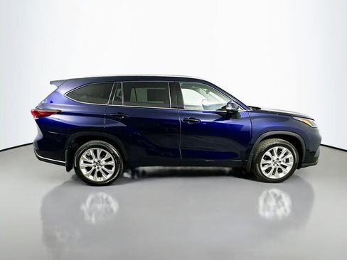 Used 2023 Toyota Highlander Limited FWD image 7