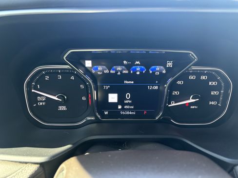 Used 2021 GMC Yukon XL Denali w/ Denali Premium Package image 10